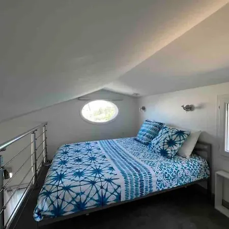 Villa Spa/jacuzzi, A Proximite De La Mer. Saint-Raphael (Var)
